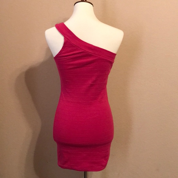 ๐ One shoulder pink dress NWOT ๐ - Picture 2 of 2